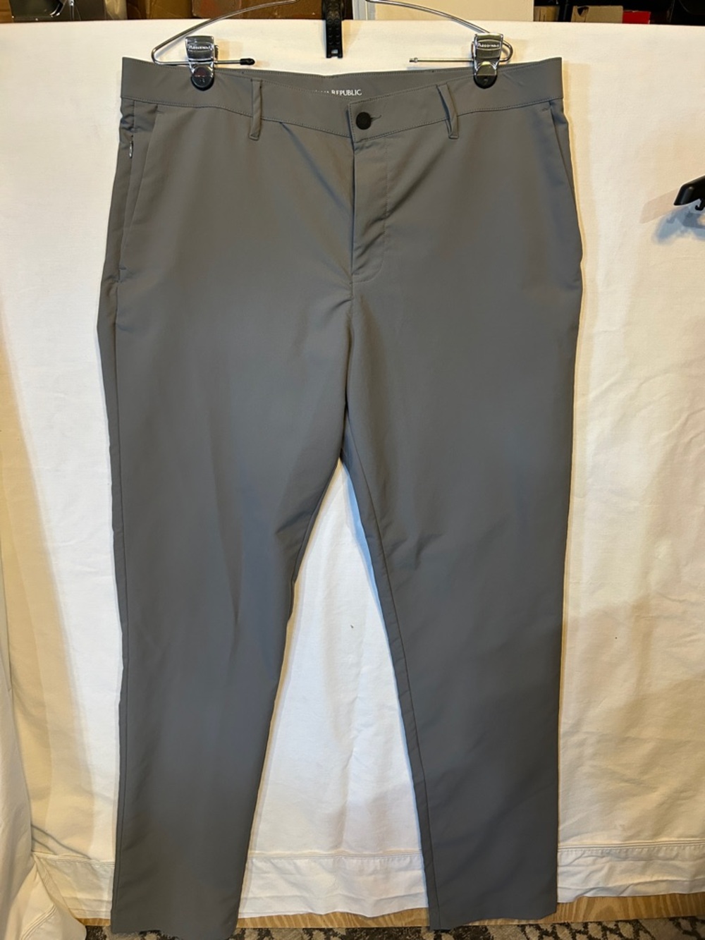 Banana Republic Men’s Gray Chino Pants